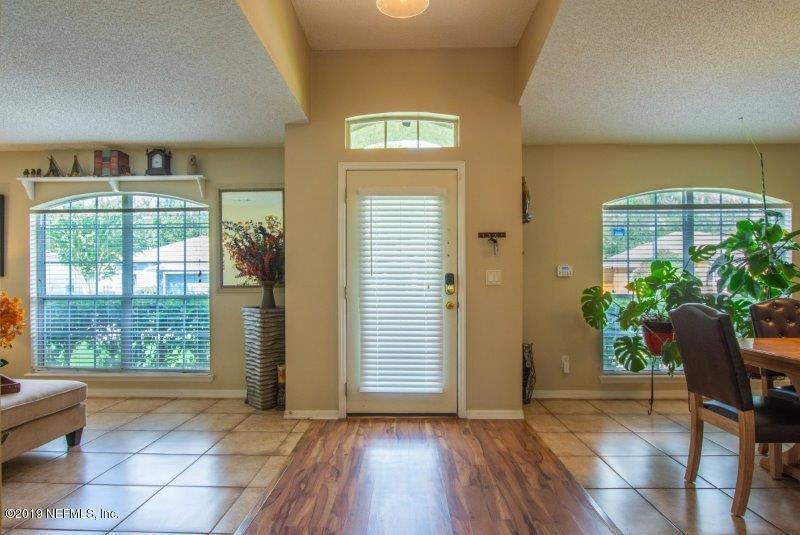 10228 Rising Mist Lane Jacksonville, FL 32221 - Photo 5 of 31 Foyer Entry