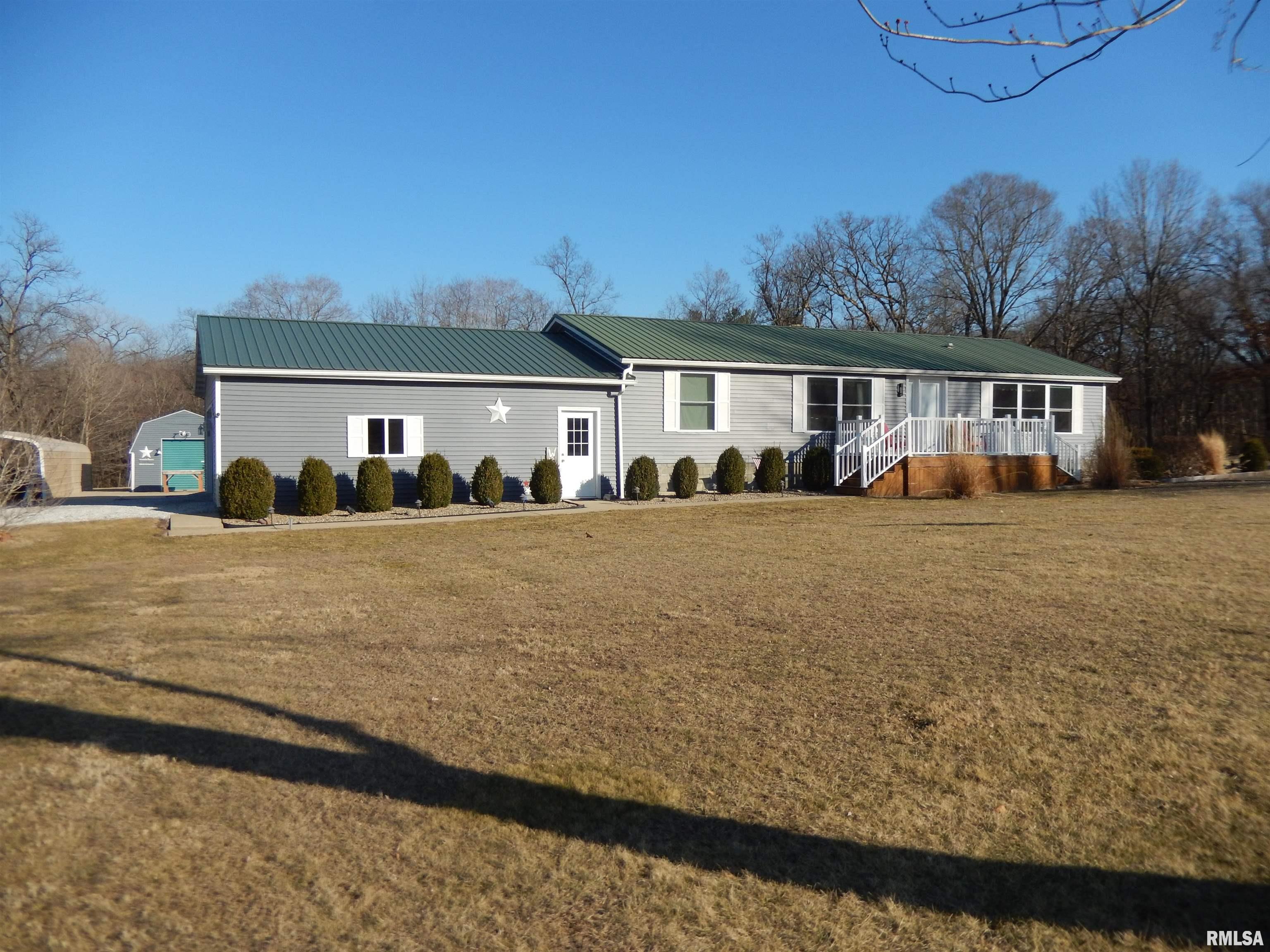 404 North Hun Street Colchester, IL 62326 - Photo 2 of 49