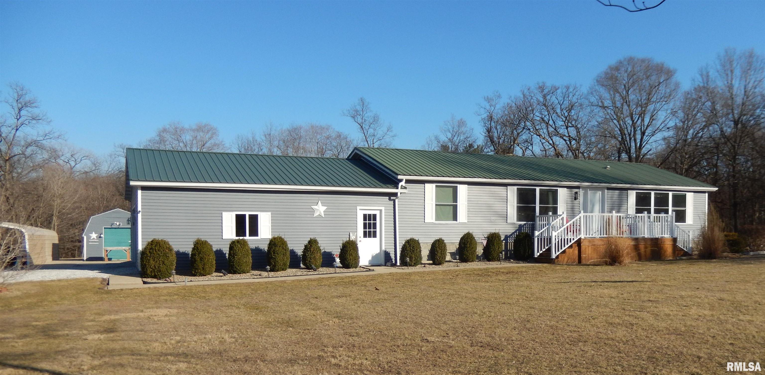 404 North Hun Street Colchester, IL 62326 - Photo 3 of 49