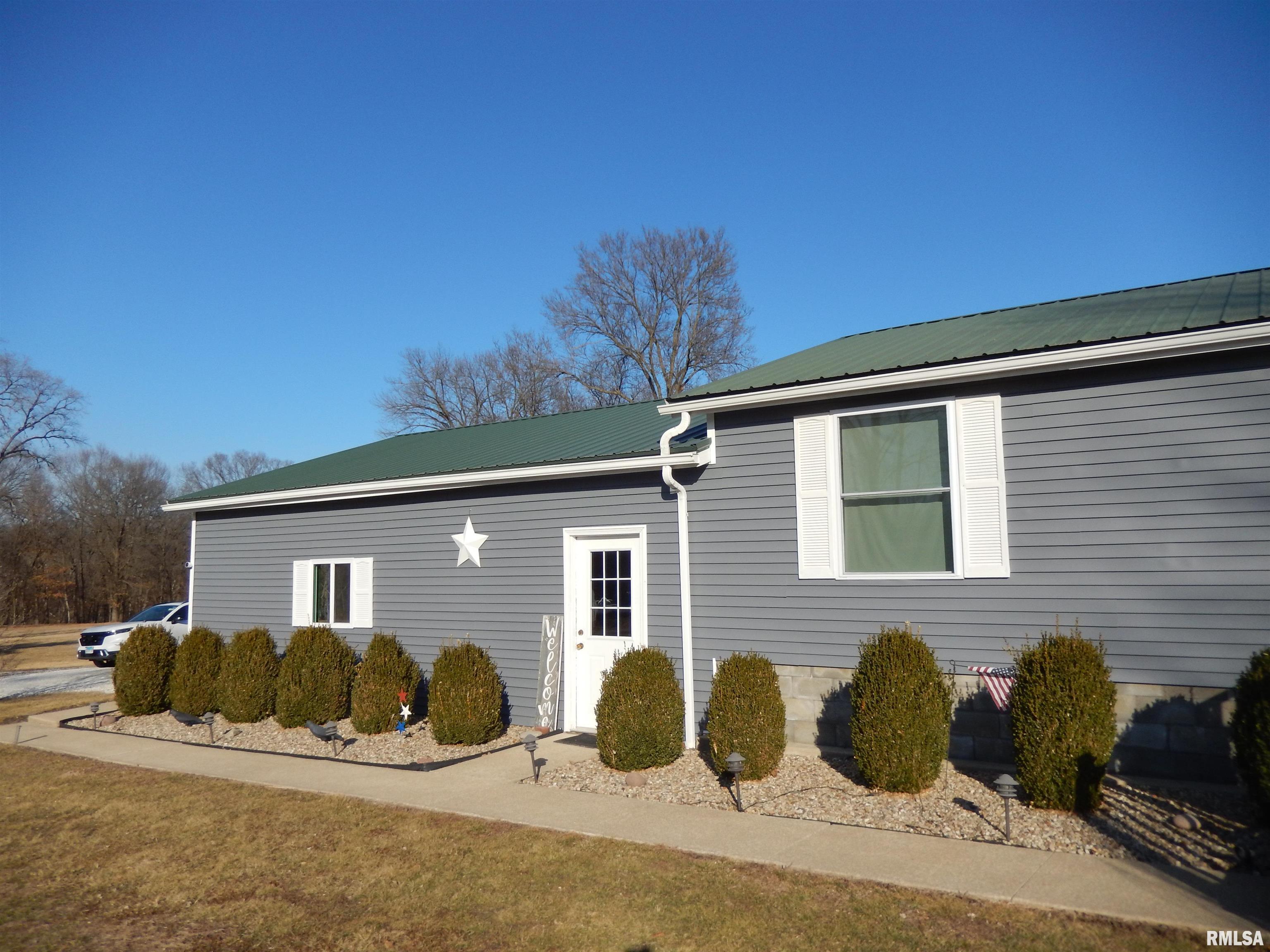 404 North Hun Street Colchester, IL 62326 - Photo 8 of 49