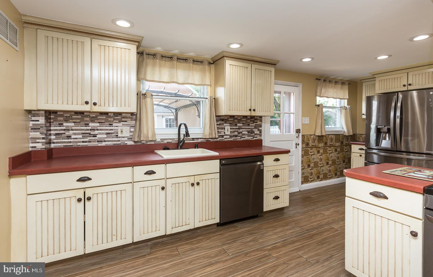 409 Shelbourne Road Havertown, PA 19083 - Photo 14 of 47