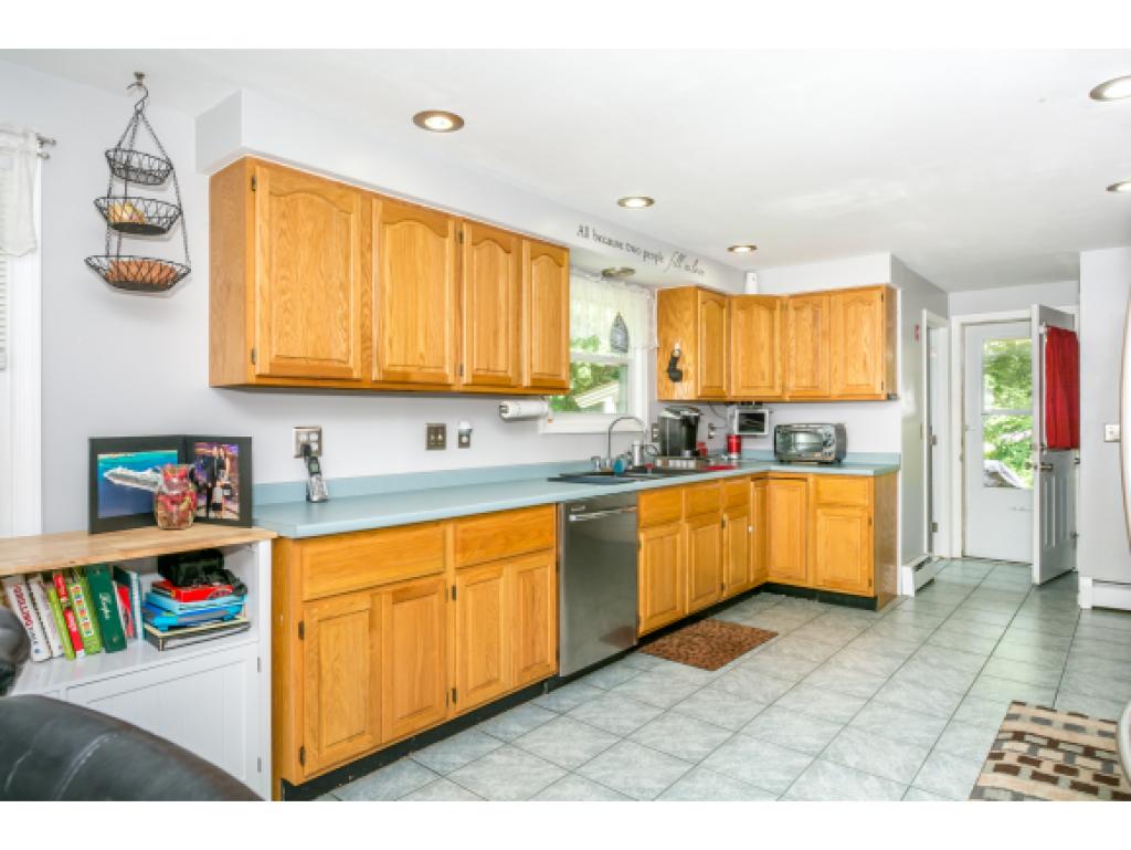 75 Hovey Road Londonderry, NH 03053 - Photo 13 of 24