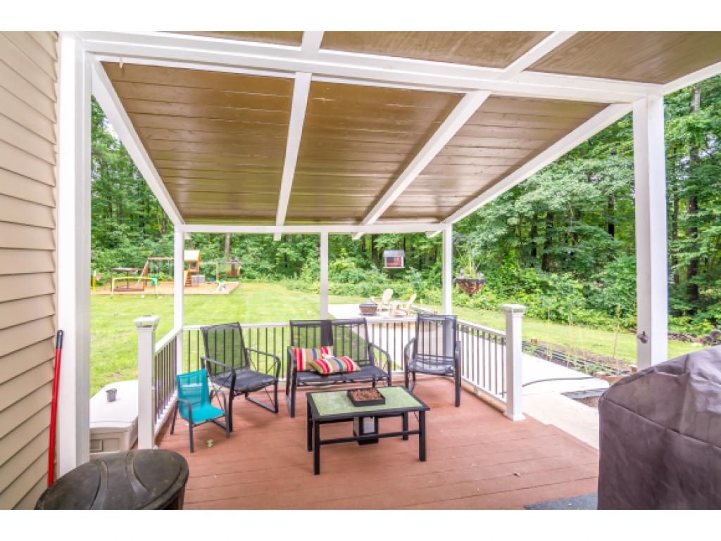 75 Hovey Road Londonderry, NH 03053 - Photo 23 of 24