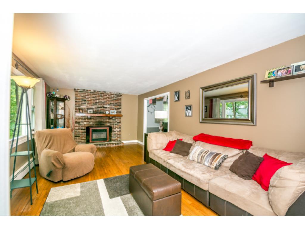 75 Hovey Road Londonderry, NH 03053 - Photo 6 of 24