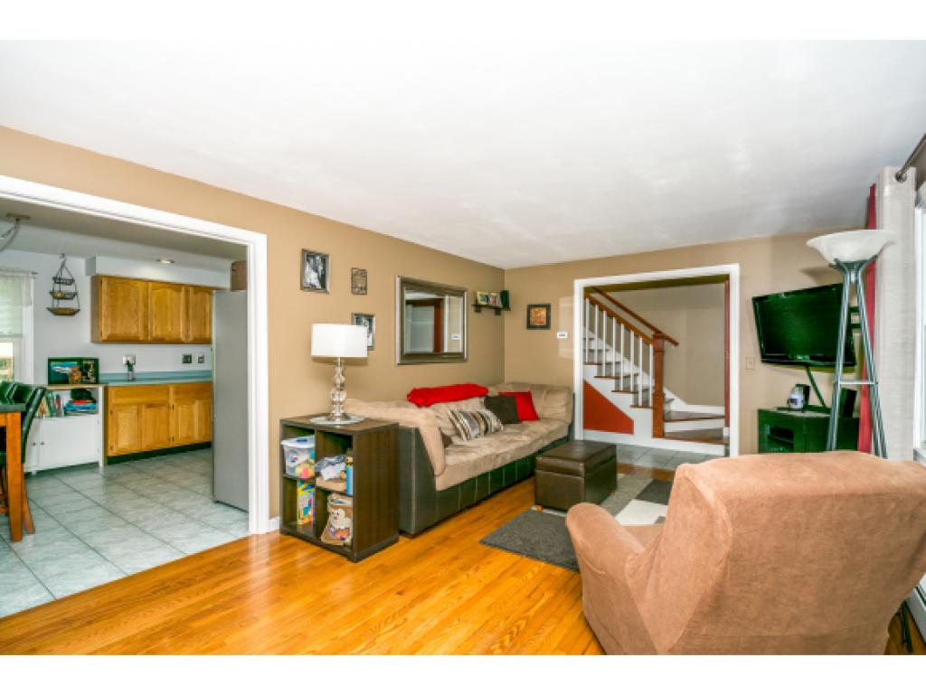 75 Hovey Road Londonderry, NH 03053 - Photo 8 of 24