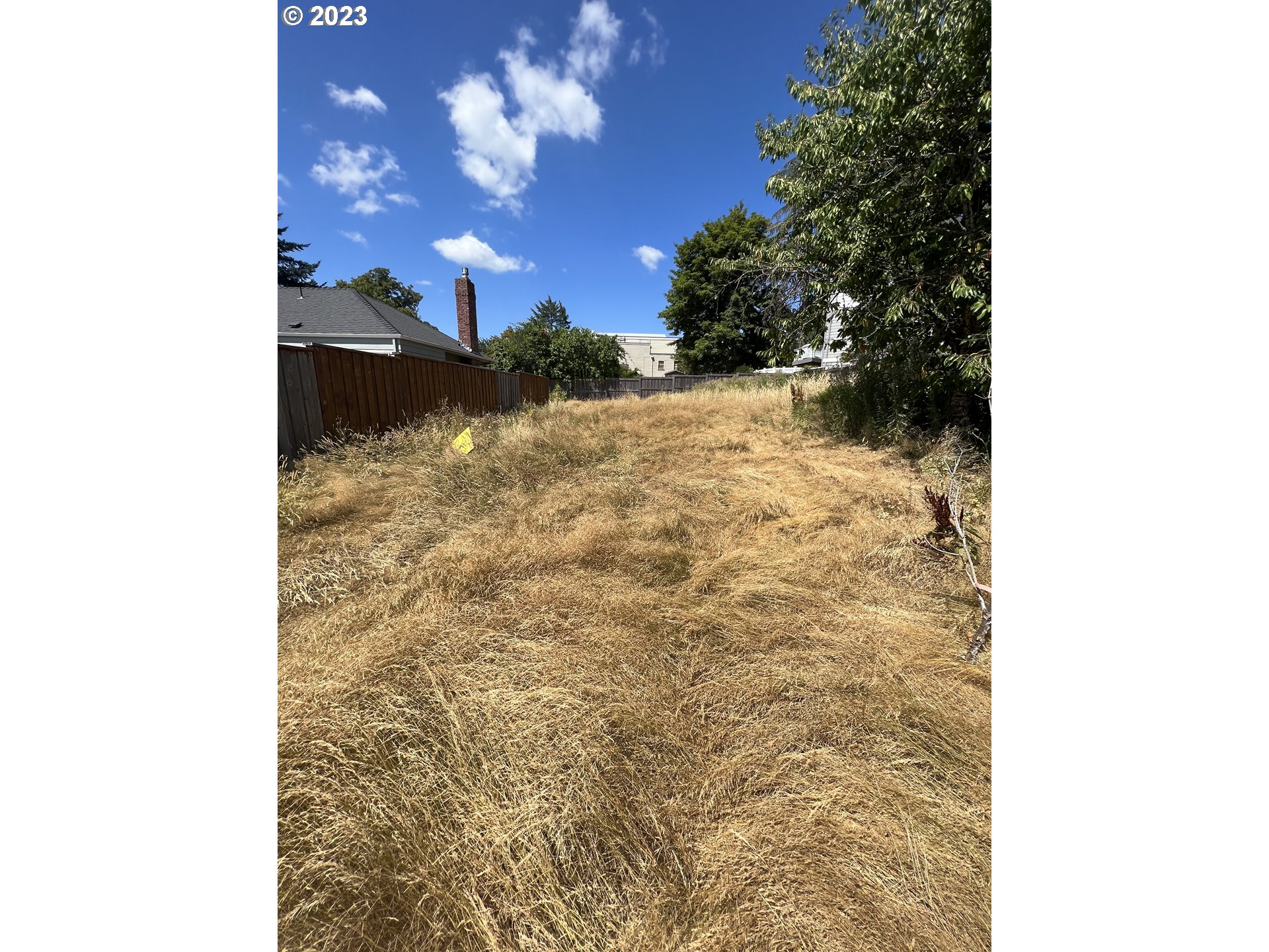 5175 Southwest Maplewood Road Portland, OR 97219 - Photo 3 of 3 a view of a bathroom