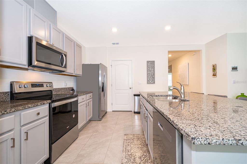 3759 Rory Oak Circle Apopka, FL 32703 - Photo 10 of 30