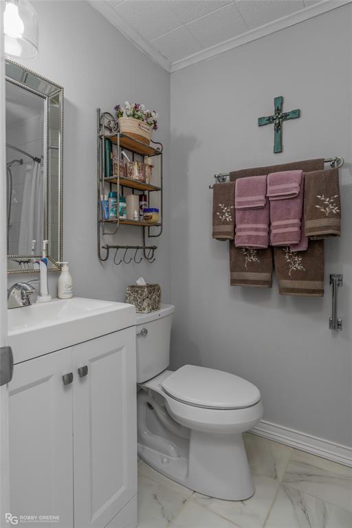 455 Smithville Road Springhill, LA 71075 - Photo 15 of 39 Full hall bath