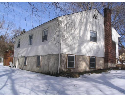 124 Londonderry Road Framingham, MA 01701 - Photo 2 of 10 Gallery Image 2