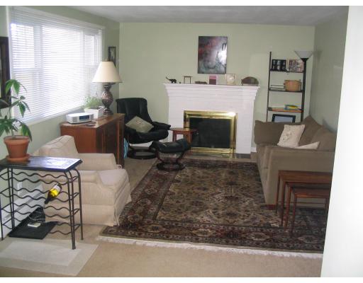 124 Londonderry Road Framingham, MA 01701 - Photo 6 of 10 Gallery Image 6