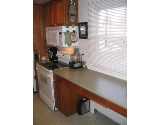 124 Londonderry Road Framingham, MA 01701 - Photo 8 of 10 Gallery Image 8