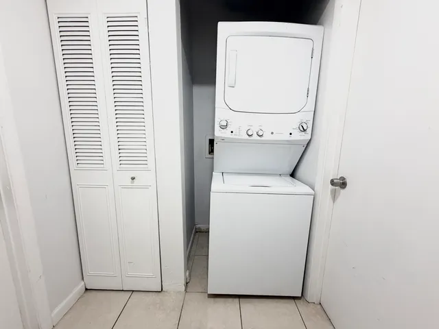 $1,975 | 799 Hill Drive, Unit D, West Palm Beach, FL 33415