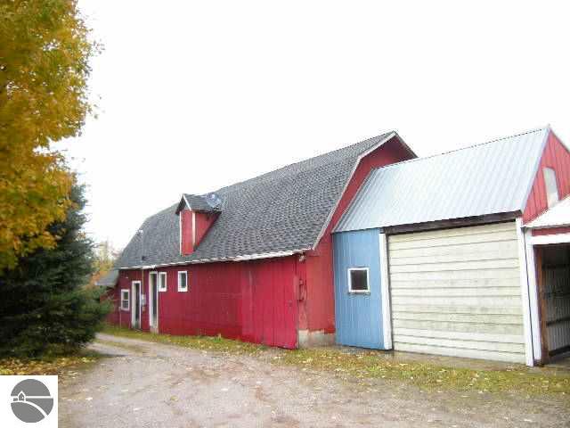 4381 River Road Frankfort, MI 49635 - Photo 7 of 15 1710815-6.JPG