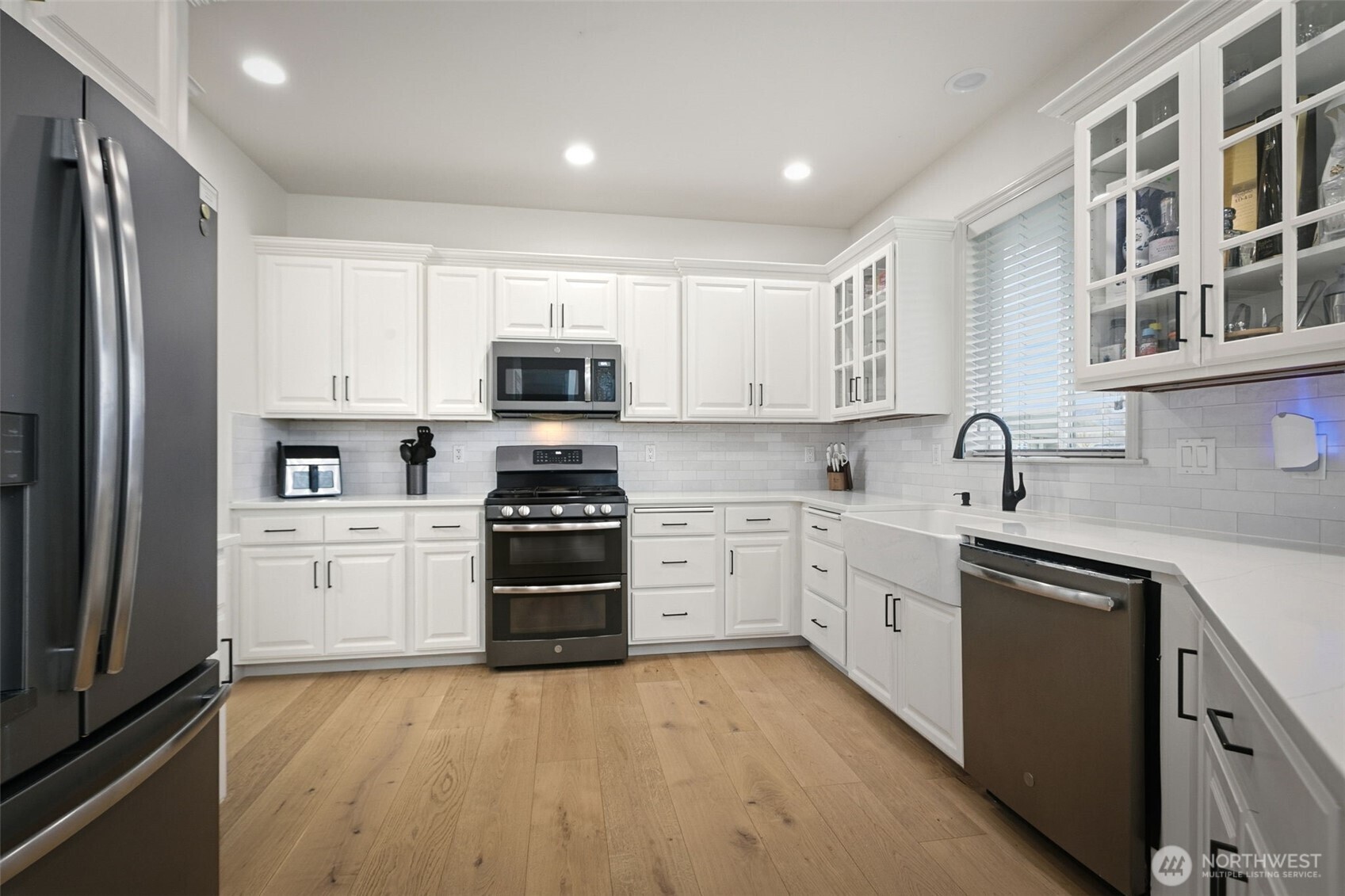 9503 Occidental Road Yakima, WA 98903 - Photo 8 of 40