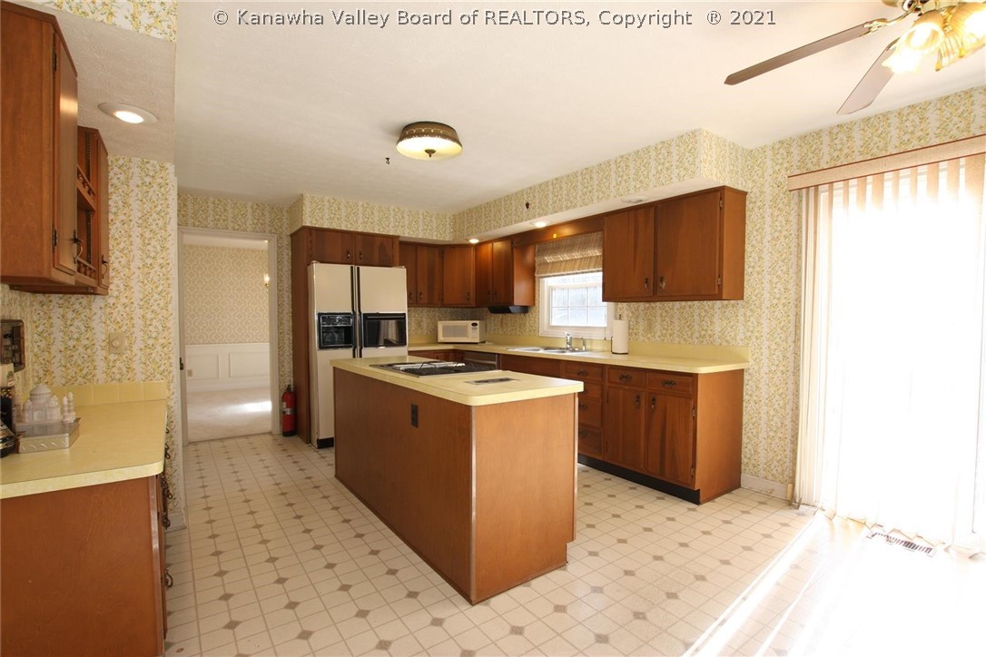 5341 Shadowbrook Road Charleston, WV 25313 - Photo 15 of 46 Gallery Image 15