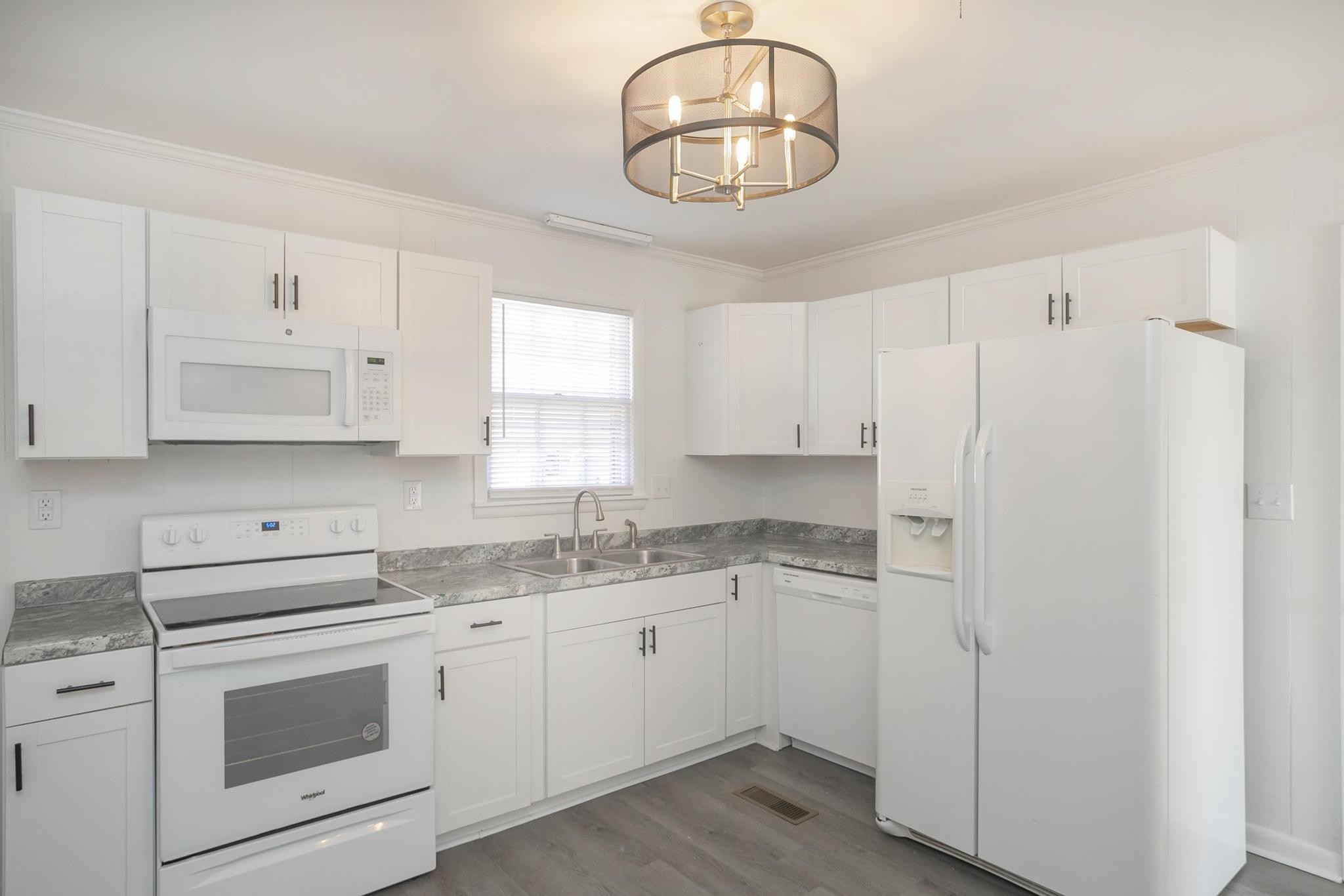 216 Hampton Road Columbia, TN 38401 - Photo 14 of 56 Gallery Image 14