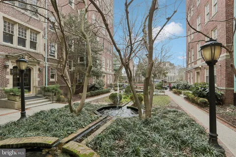 a view of a pathway of a house