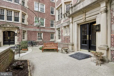 a house view with a outdoor space