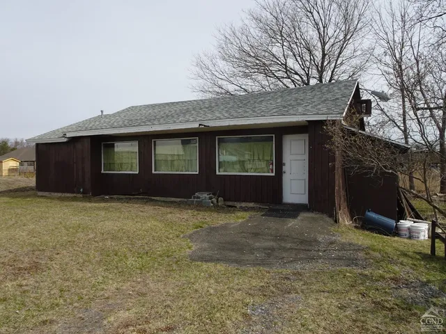 $2,500 | 77 10 Broeck Avenue, Hudson, NY 12534