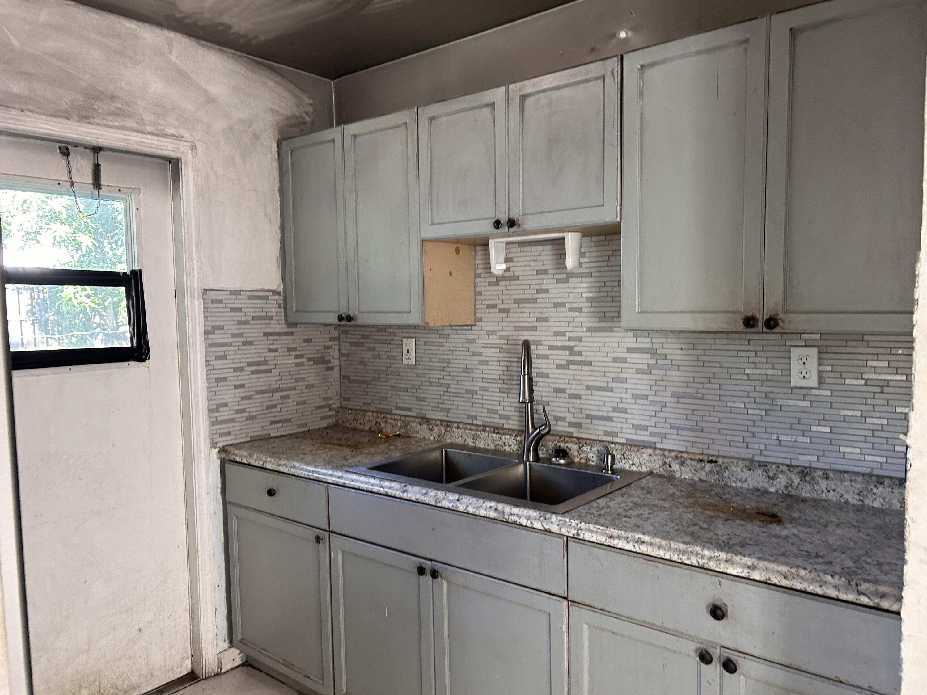 840 West 2nd Street Riviera Beach, FL 33404 - Photo 11 of 16 Kitchen