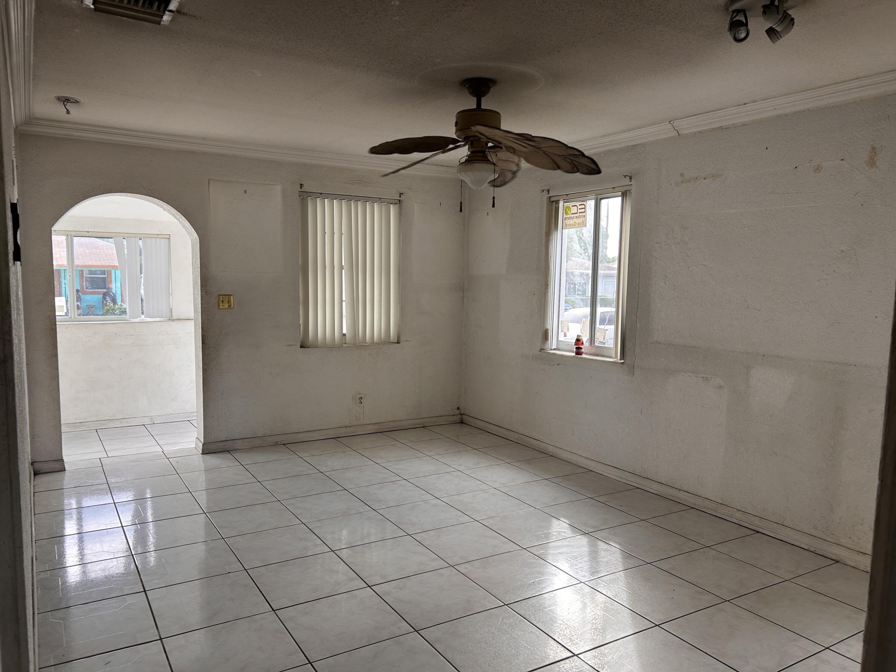 840 West 2nd Street Riviera Beach, FL 33404 - Photo 2 of 16 Liv Rm 840 W 2nd St Riviera Beach