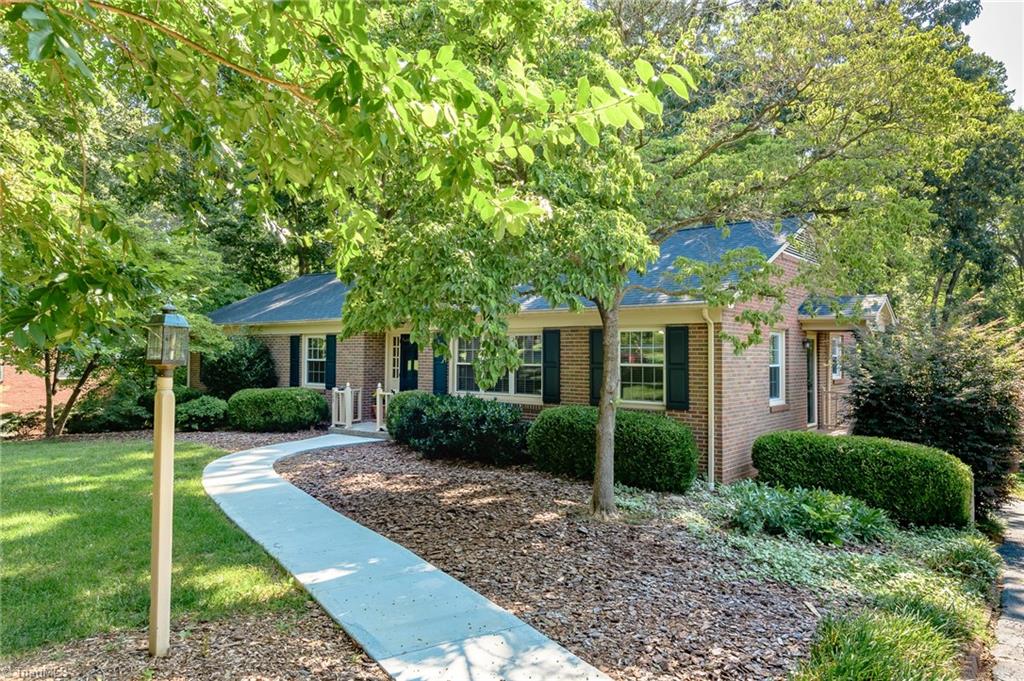 705 Longbow Road Winston-Salem, NC 27104 - Photo 3 of 28 Gallery Image 3