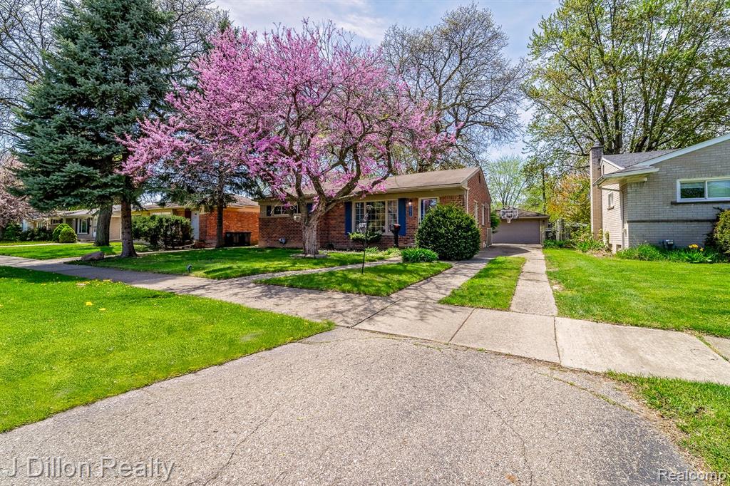 9371 Merriman Road Livonia, MI 48150 - Photo 3 of 43 Gallery Image 3