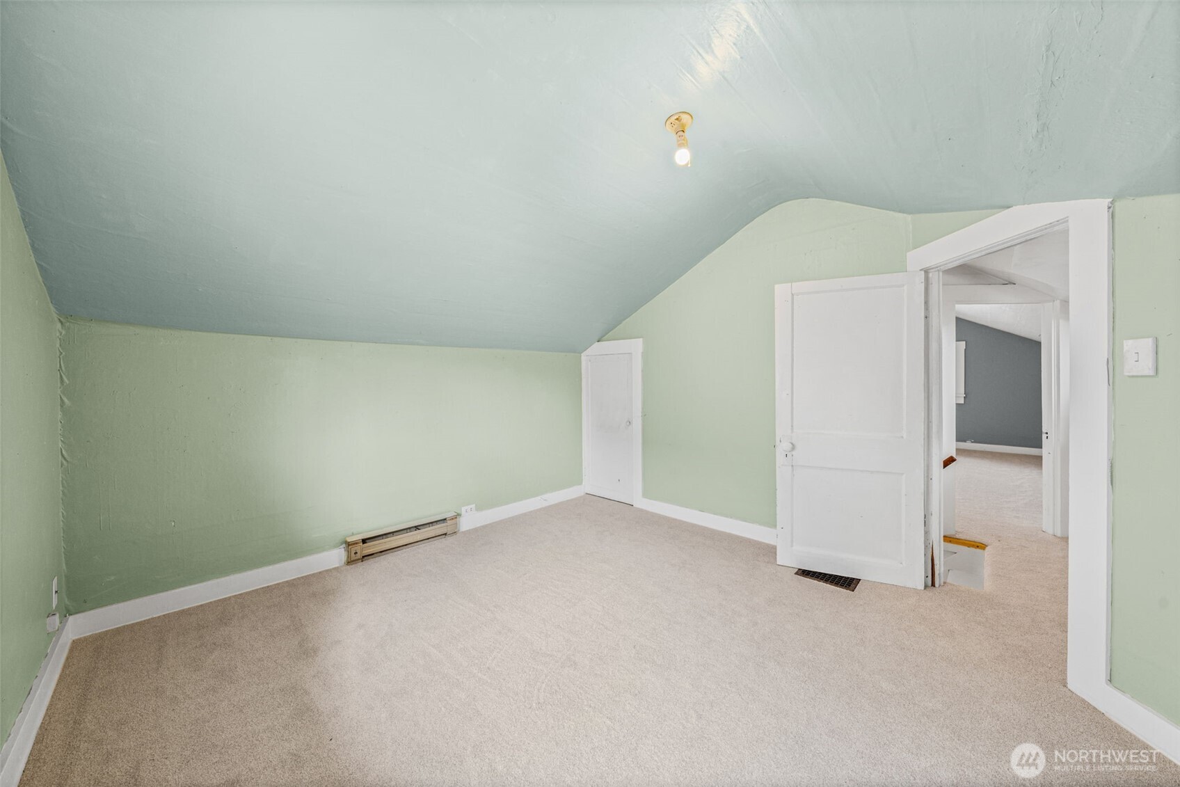 616 South Adams Street Tacoma, WA 98405 - Photo 18 of 26 an empty room with a empty space