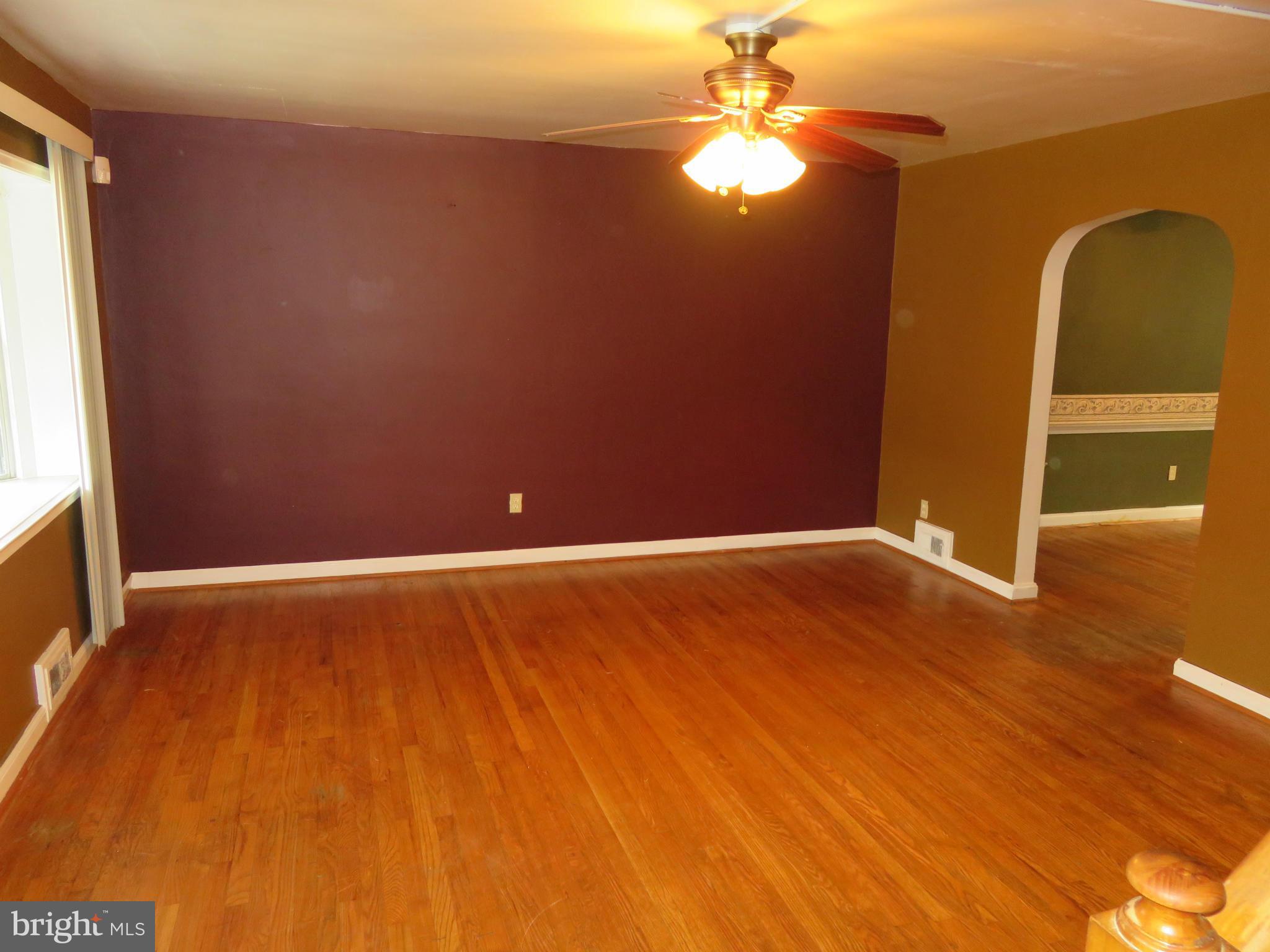 1922 Burnwood Road Baltimore, MD 21239 - Photo 4 of 13 Living Room