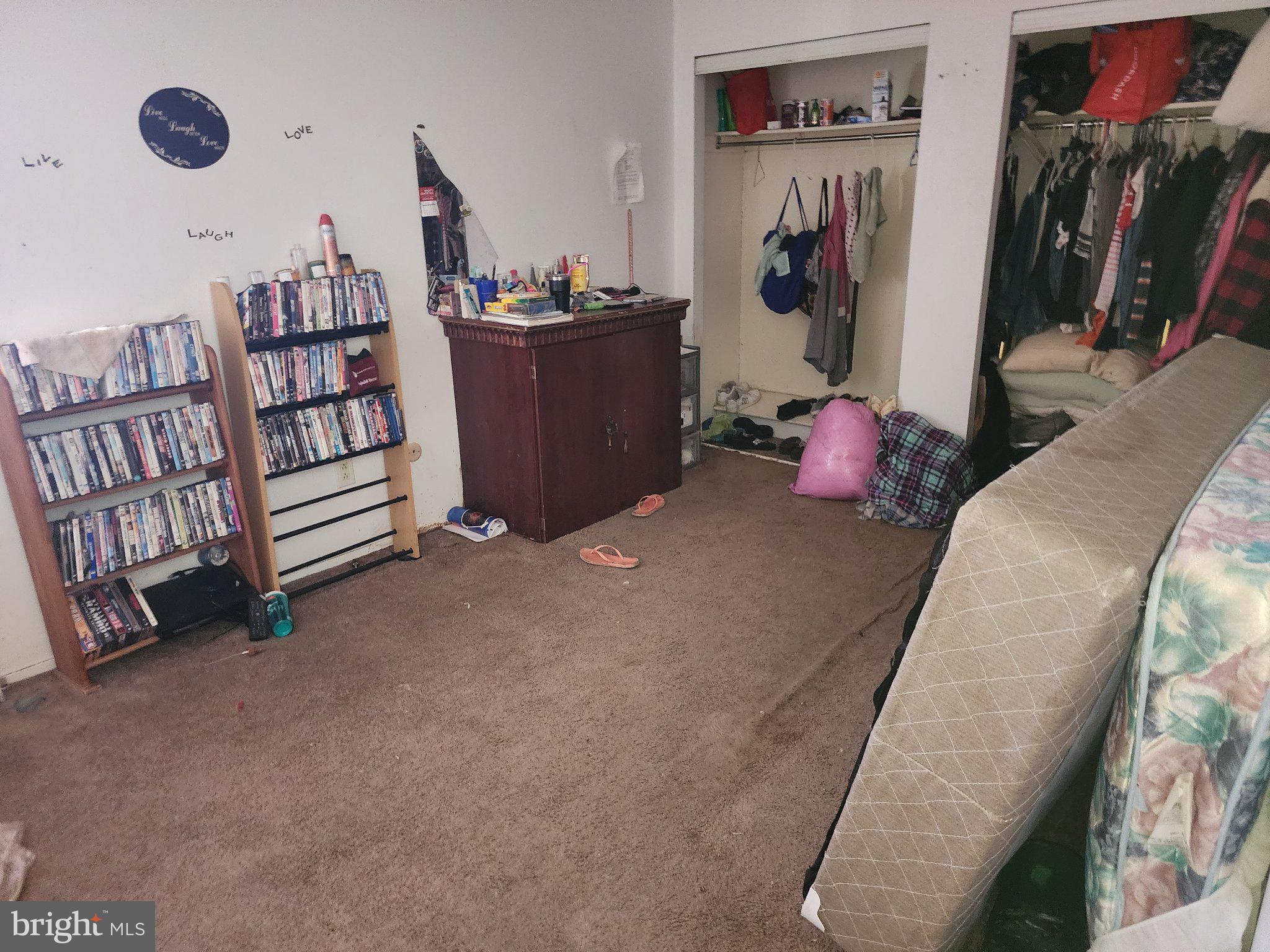 3006 Generals Way Dover, DE 19901 - Photo 7 of 10 Cozy space with potential for warmth.