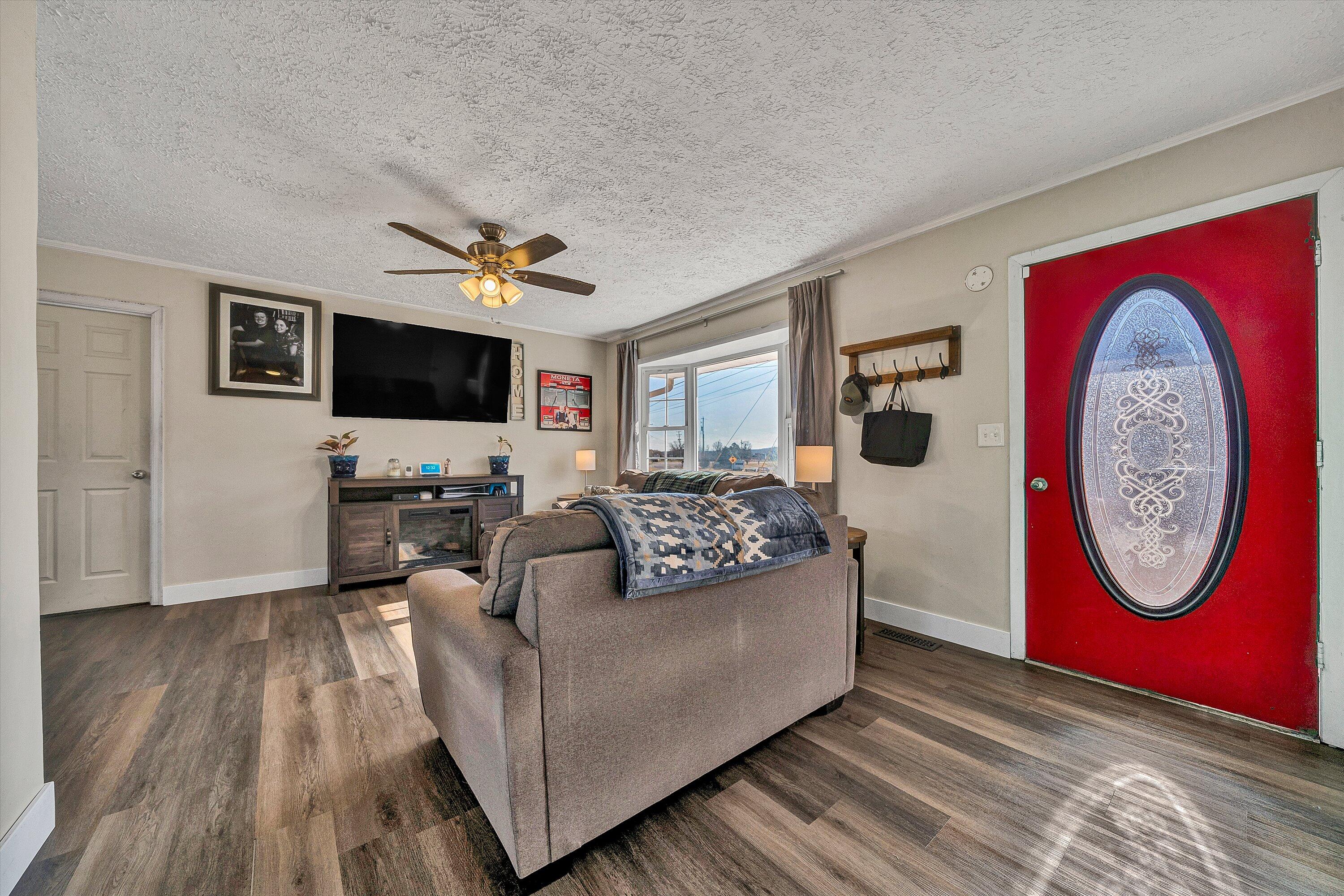 4654 Rucker Road Moneta, VA 24121 - Photo 4 of 24 IMG_9548