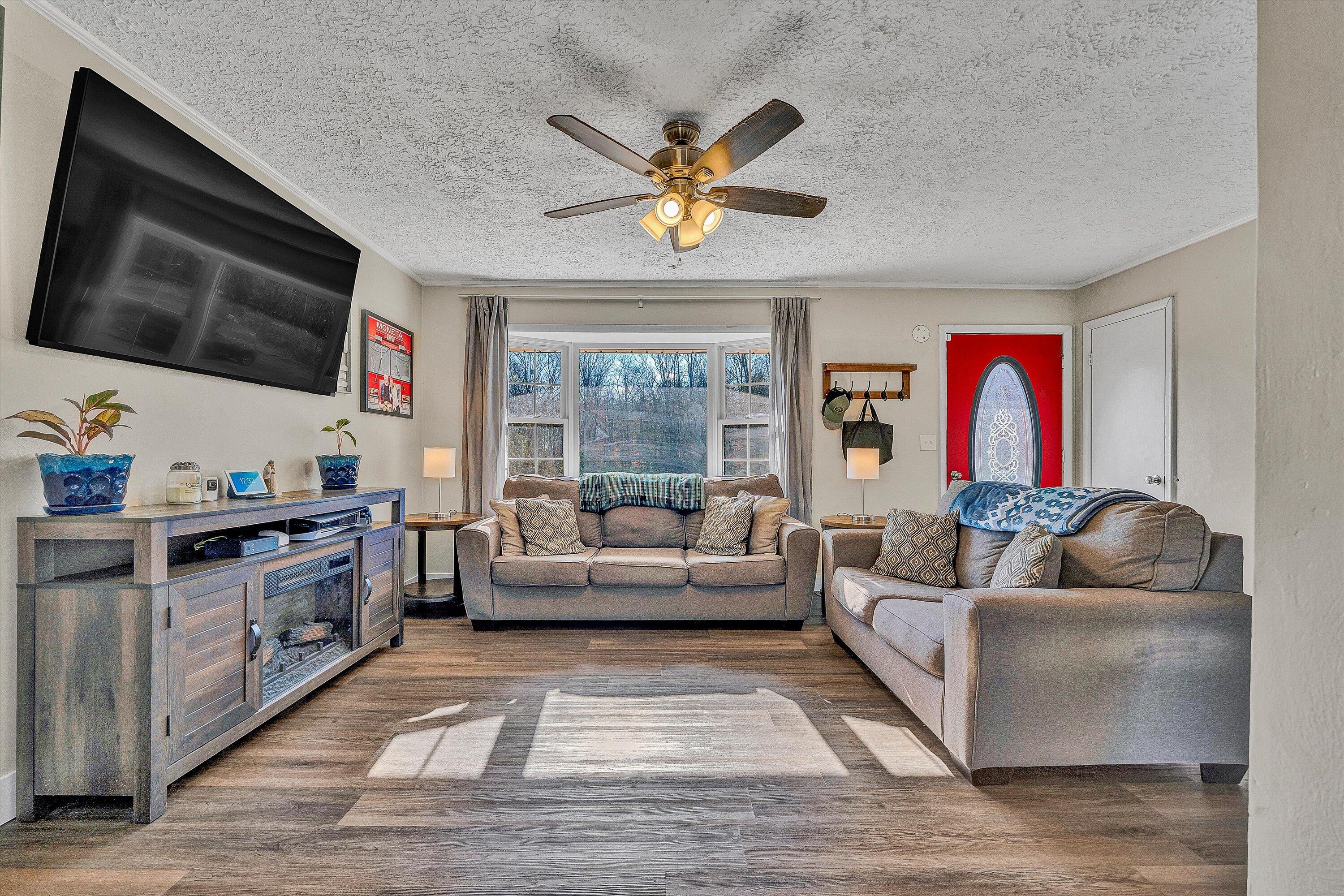 4654 Rucker Road Moneta, VA 24121 - Photo 5 of 24 IMG_9549