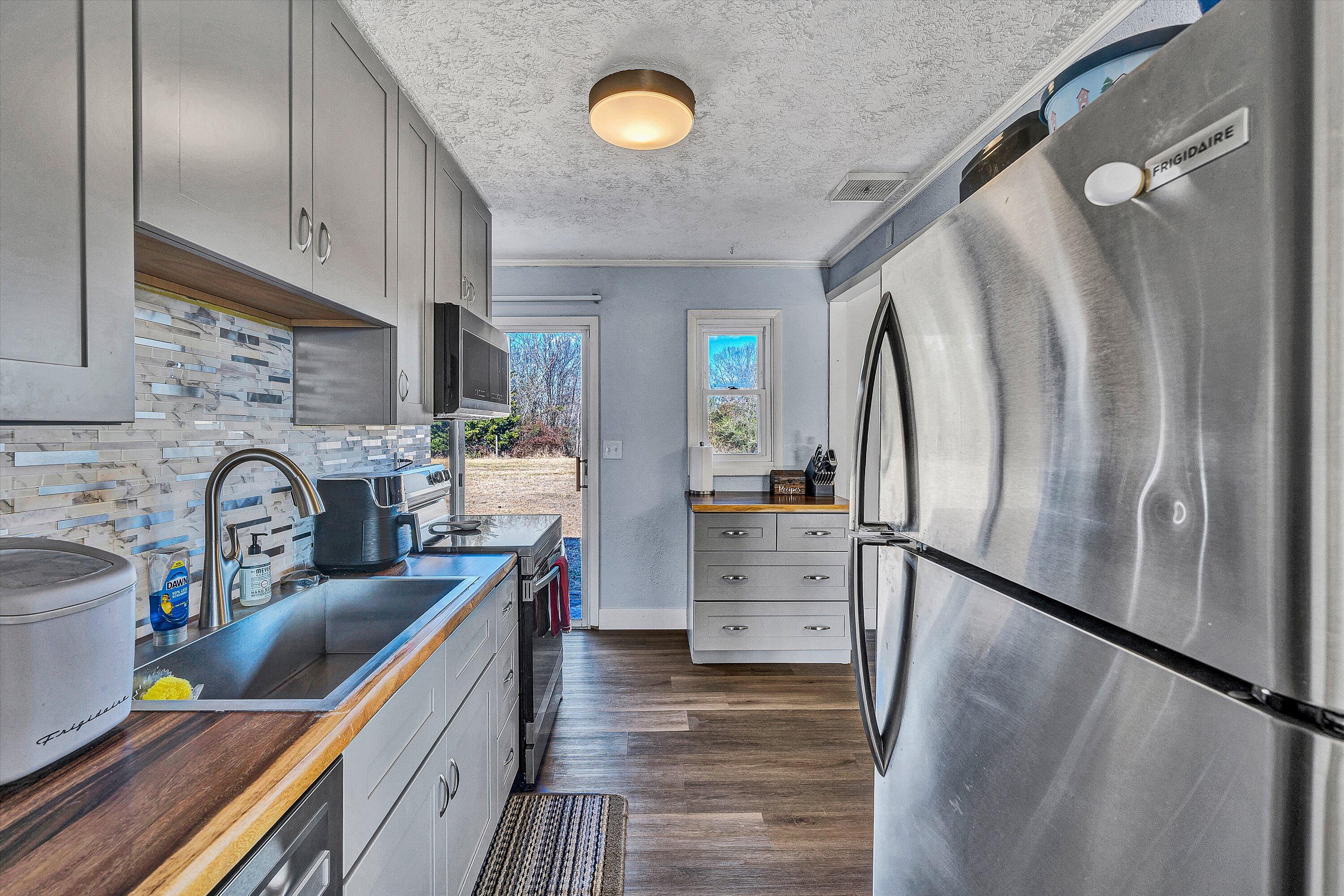 4654 Rucker Road Moneta, VA 24121 - Photo 10 of 24 IMG_9554