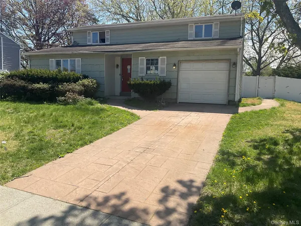 $500,000 | 6 Monterey Lane, Centereach, NY 11720