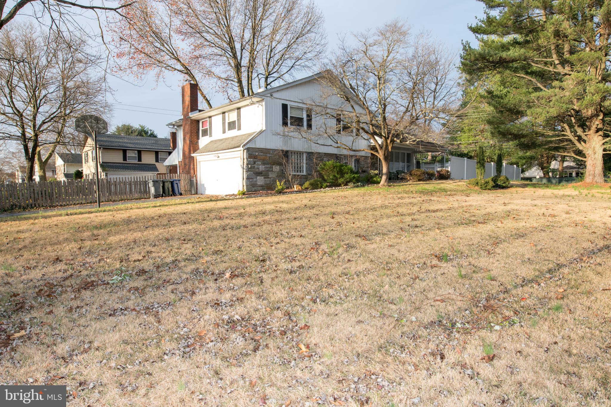 56 Durand Road Huntingdon Valley, PA 19006 - Photo 3 of 43