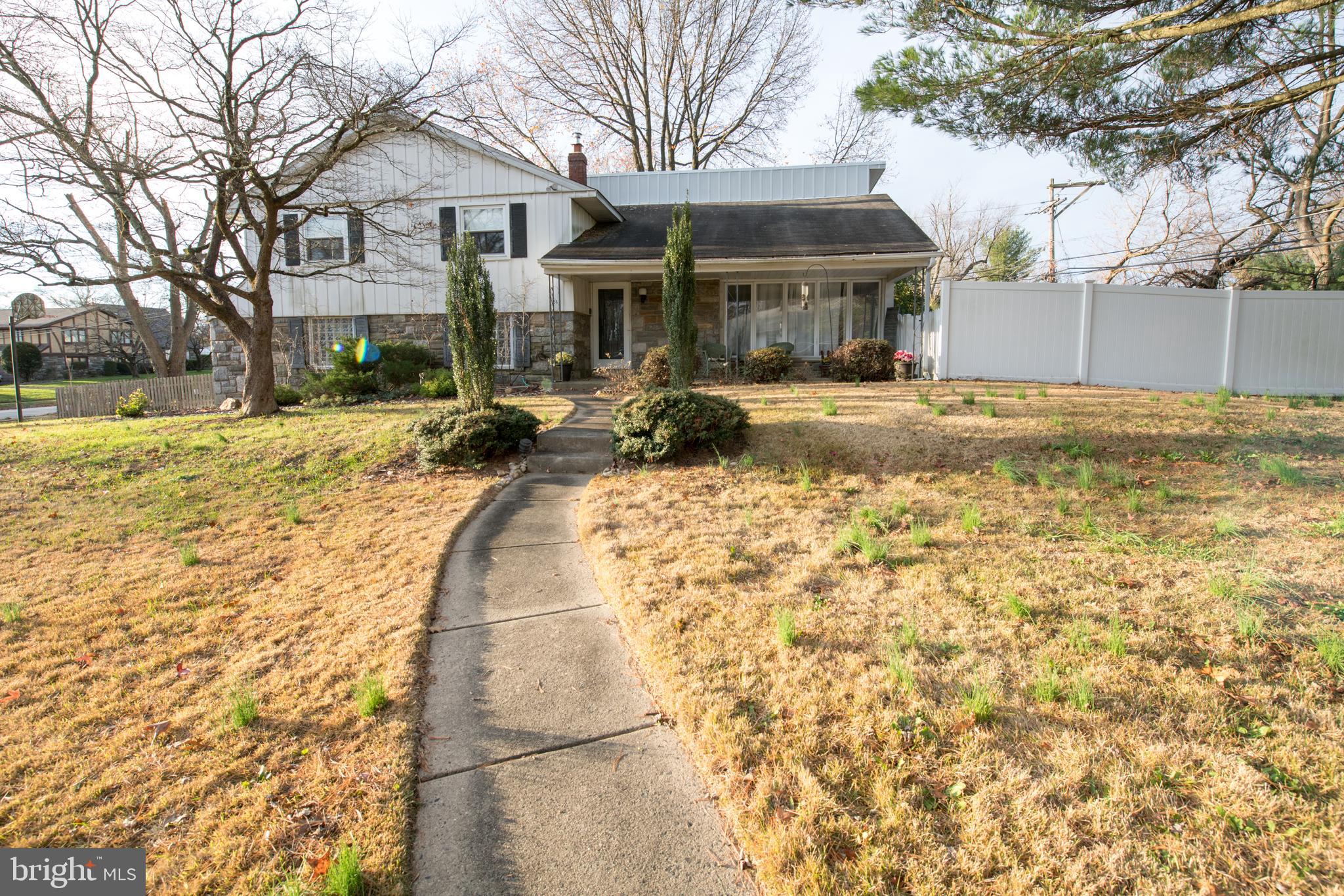 56 Durand Road Huntingdon Valley, PA 19006 - Photo 4 of 43