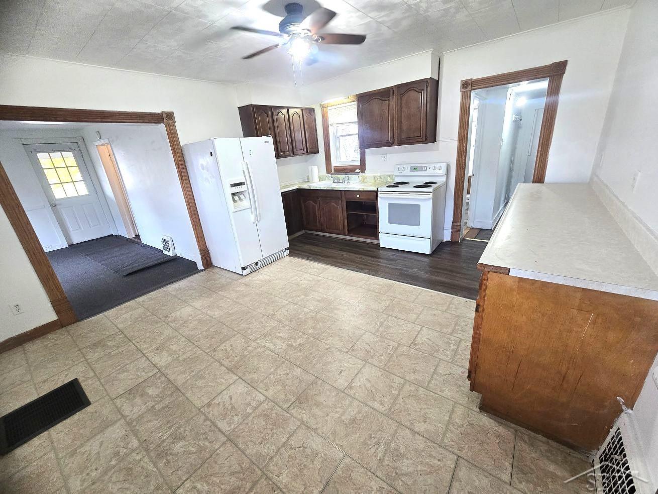 322 South Hemlock Road Hemlock, MI 48626 - Photo 3 of 6 50193791-e13bae24-fdf7-4b6b-a55d-ed8a0453f57d.JPG