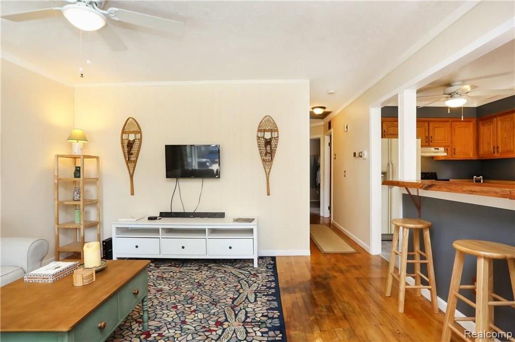 2966 Cumberland Road Berkley, MI 48072 - Photo 3 of 32