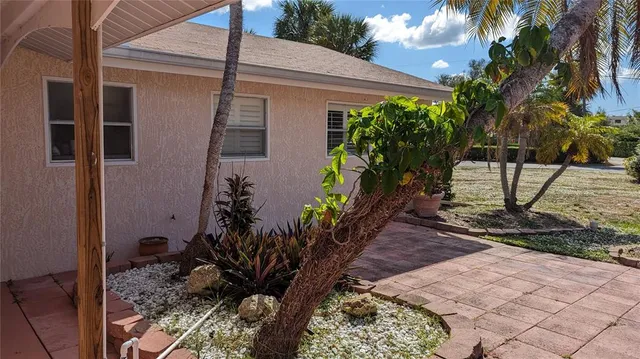 $4,950 | 2500 Bayshore Road, Nokomis, FL 34275