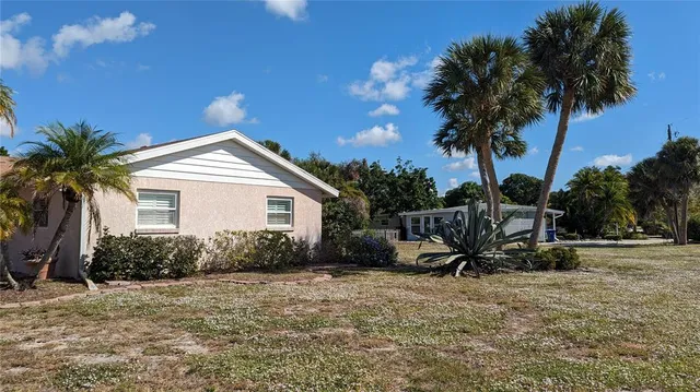 $4,950 | 2500 Bayshore Road, Nokomis, FL 34275