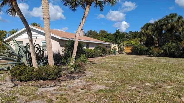 $4,950 | 2500 Bayshore Road, Nokomis, FL 34275