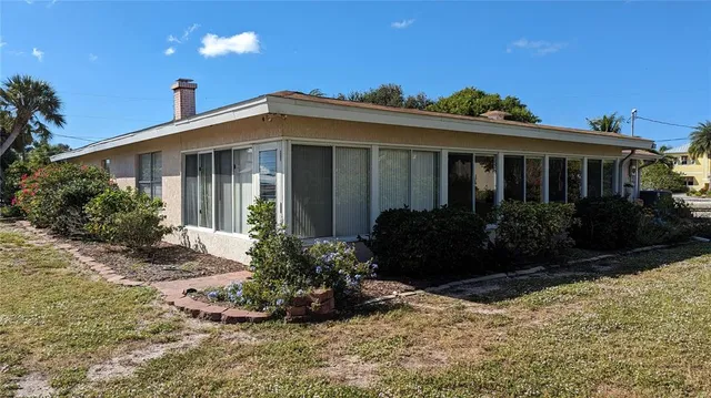 $4,950 | 2500 Bayshore Road, Nokomis, FL 34275