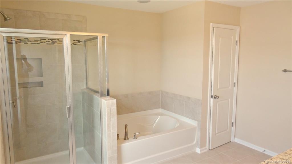 8946 Inverness Bay Road Charlotte, NC 28278 - Photo 12 of 24 Gallery Image 12