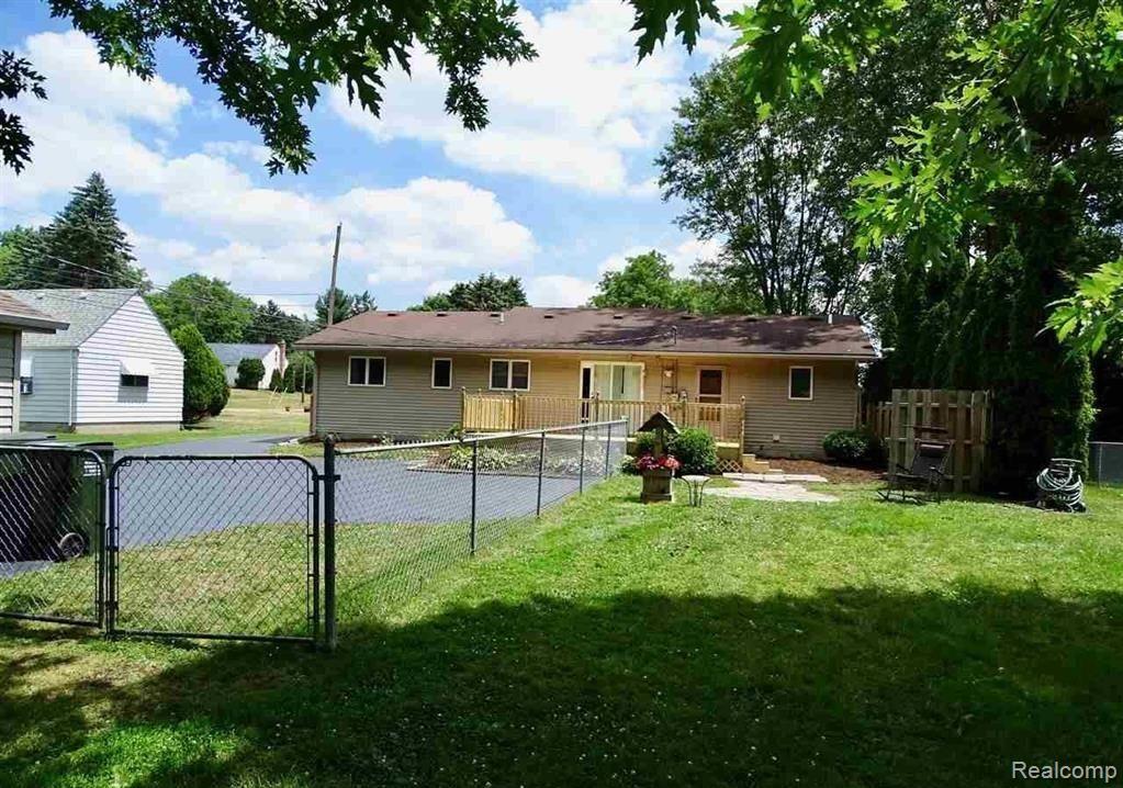 2930 Grant Road Rochester Hills, MI 48309 - Photo 23 of 24
