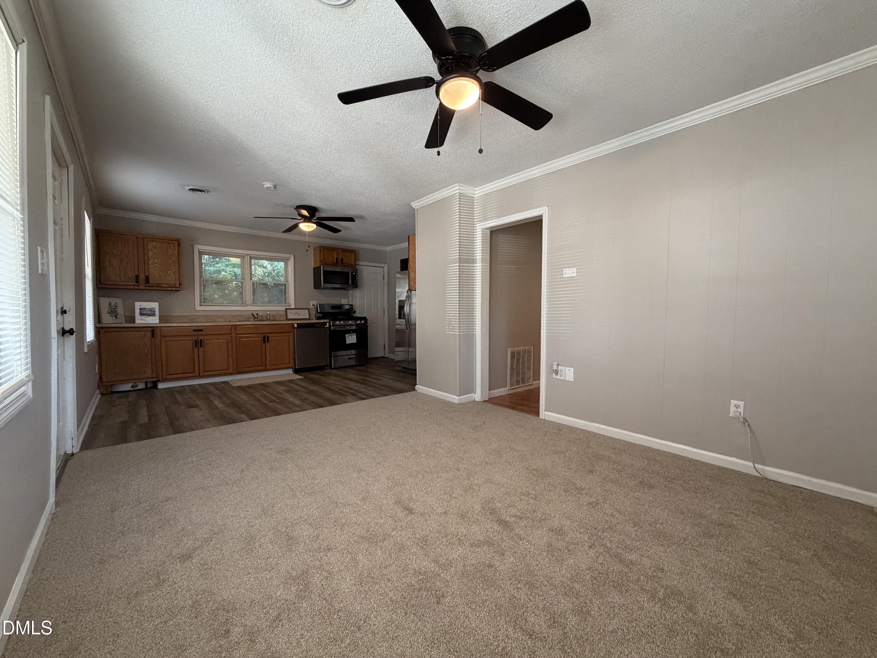 122 South 5th Street Spring Lake, NC 28390 - Photo 4 of 16 4. Living