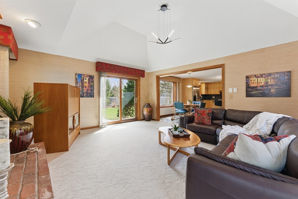 131 Bates Road Westfield, MA 01085 - Photo 12 of 39 Gallery Image 12