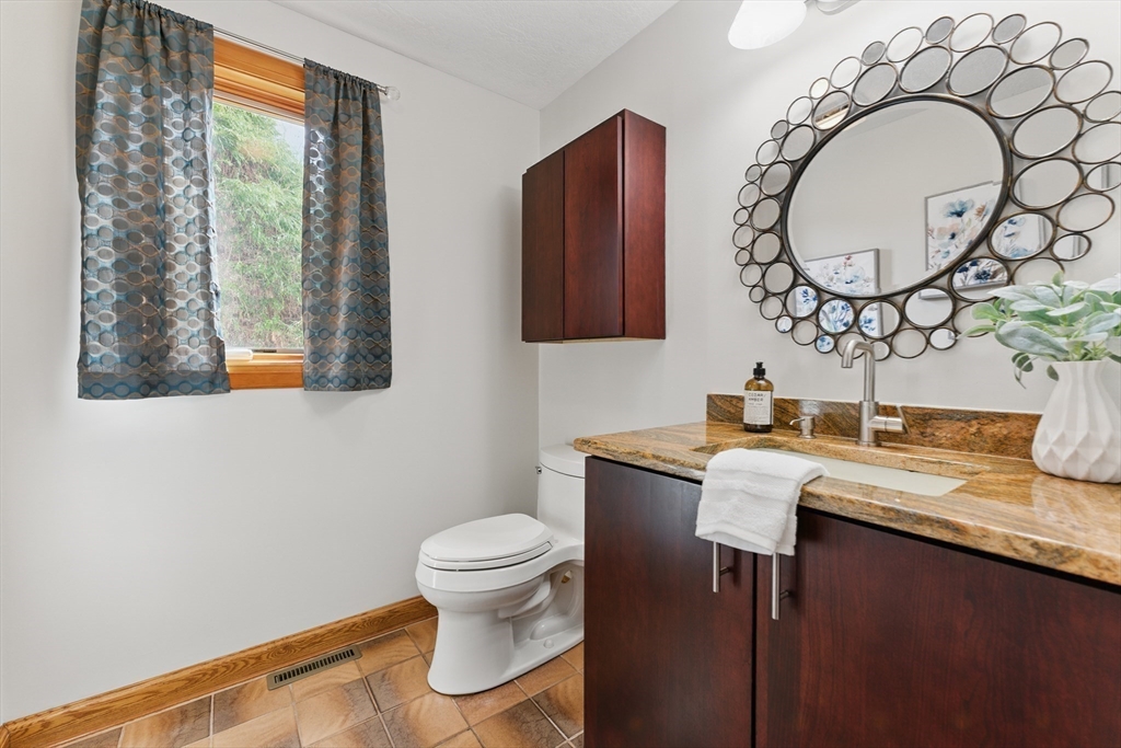 131 Bates Road Westfield, MA 01085 - Photo 14 of 39 Gallery Image 14