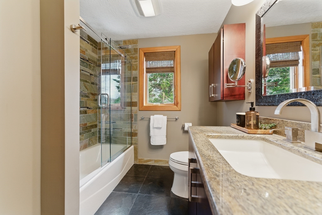131 Bates Road Westfield, MA 01085 - Photo 18 of 39 Gallery Image 18