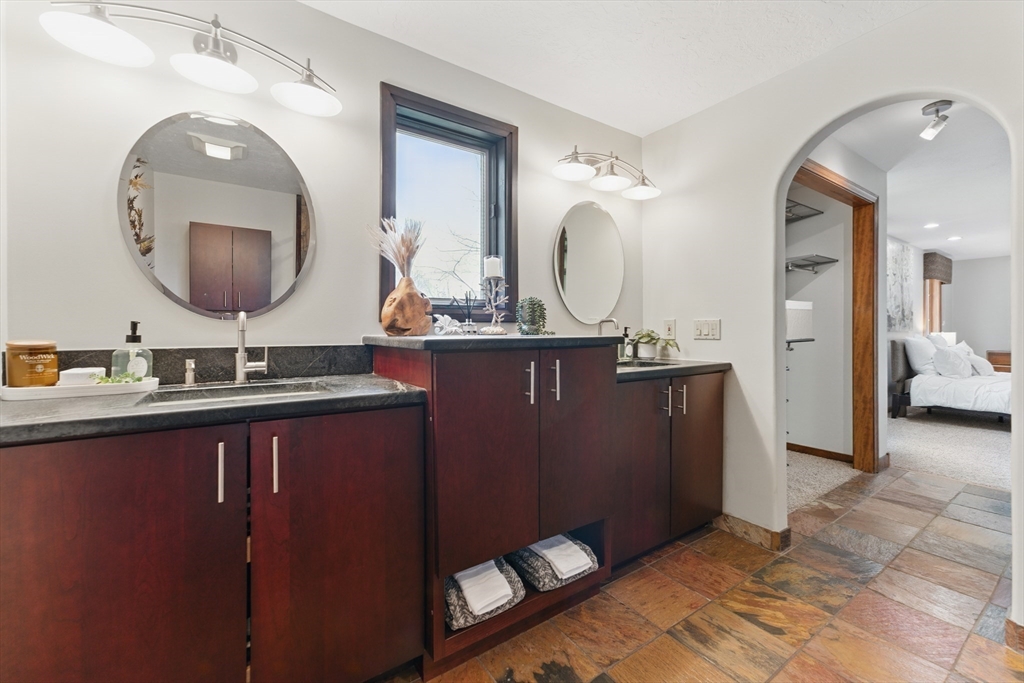 131 Bates Road Westfield, MA 01085 - Photo 29 of 39 Gallery Image 29