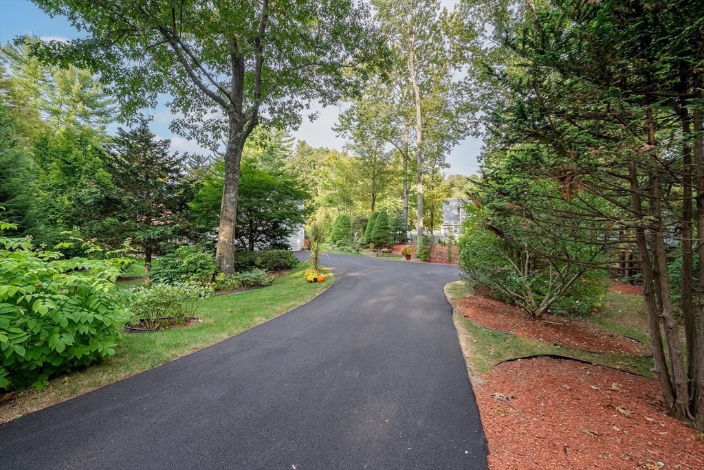 131 Bates Road Westfield, MA 01085 - Photo 5 of 39 Gallery Image 5